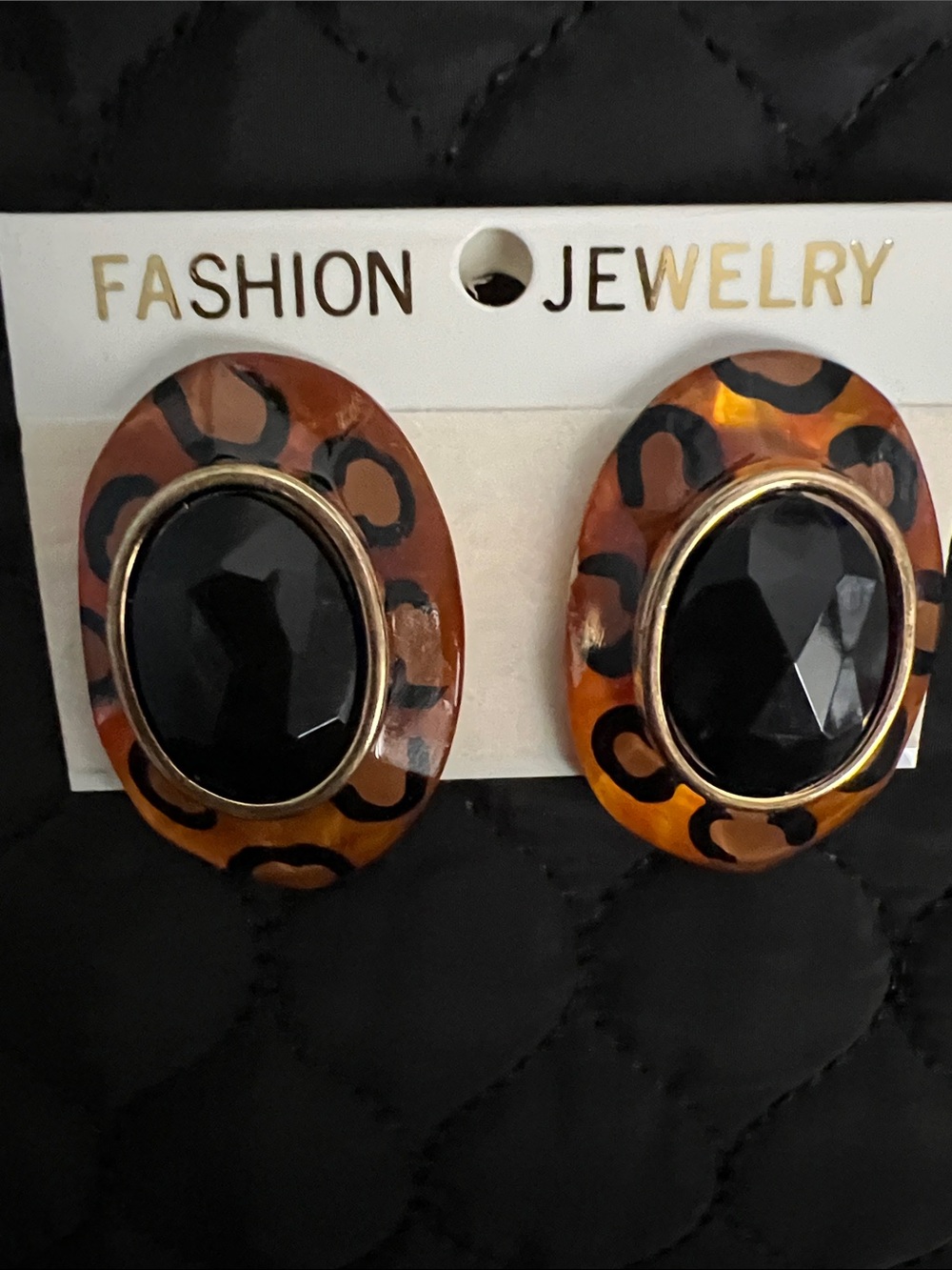 Fashion Jewelry Tortoiseshell Resin Oval Earrings with Black Gem 80s vintage